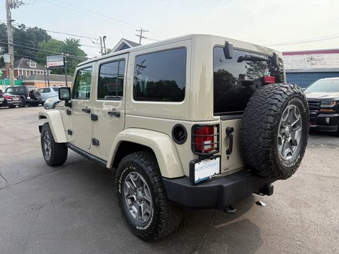 Used 2018 Jeep Wrangler Unlimited Rubicon w/ Dual Top Group AWD/4WD image 9