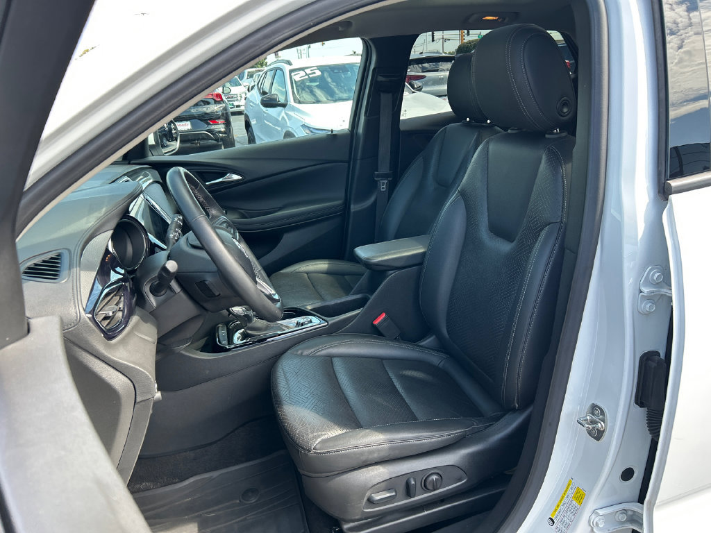 Used 2023 Buick Encore GX Essence w/ Experience Buick Package FWD image 17
