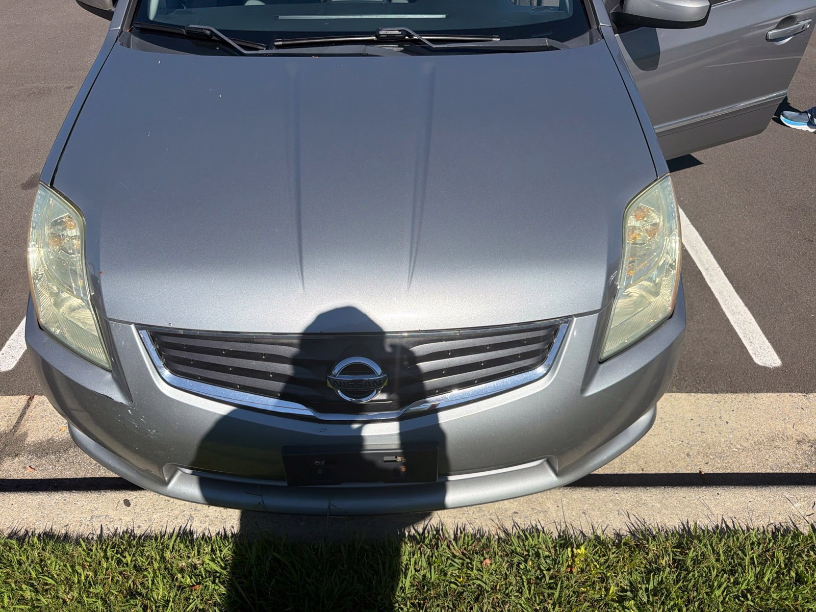 Used 2012 Nissan Sentra 2.0 S w/ Convenience Pkg FWD image 1