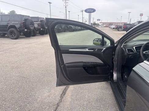 Used 2014 Ford Fusion S FWD image 12