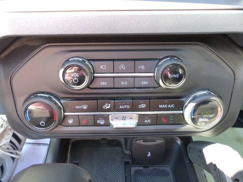 Used 2025 Ford Bronco Outer Banks AWD/4WD image 41