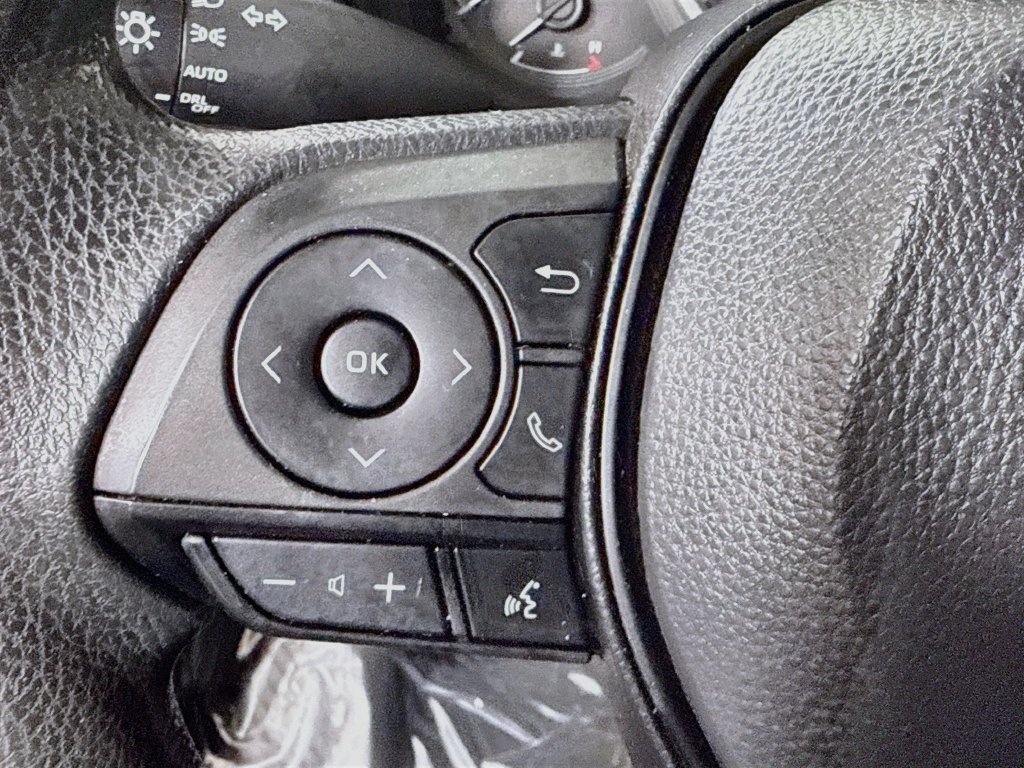 Used 2022 Toyota Corolla LE FWD image 13