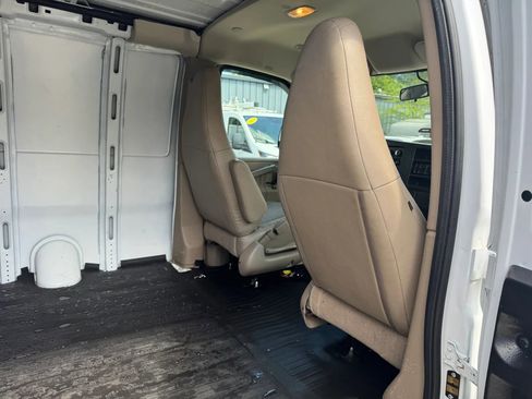Used 2018 Chevrolet Express 2500 w/ Driver Convenience Package image 29