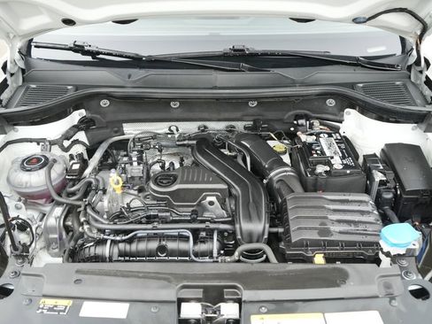 Used 2022 Volkswagen Taos SEL image 18