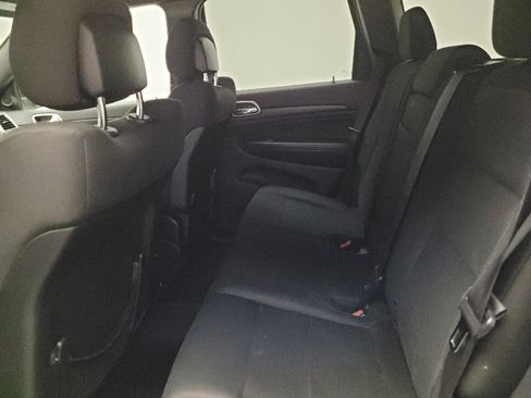 Used 2016 Jeep Grand Cherokee Laredo RWD image 18