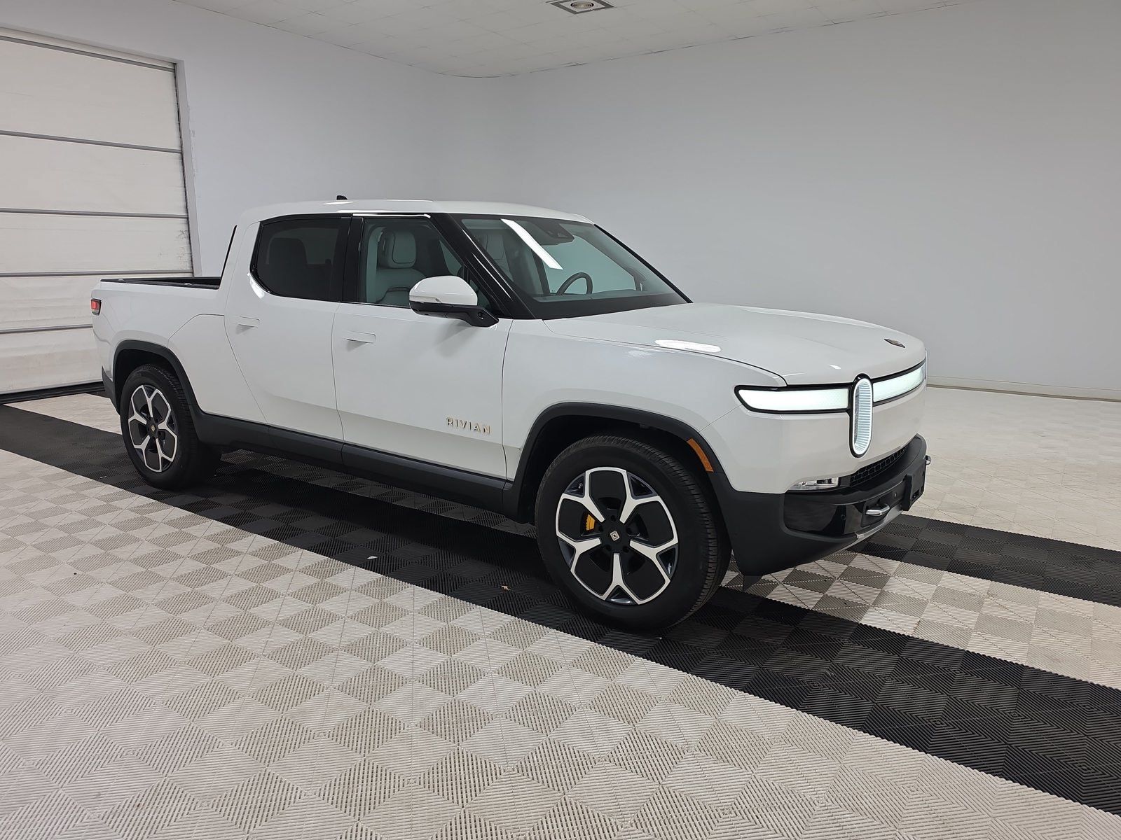 Used 2023 Rivian R1T Adventure Quad AWD/4WD image 7