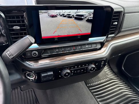 Used 2025 Chevrolet Silverado 1500 LT image 18