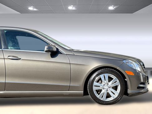 Used 2013 Mercedes-Benz E 350 BlueTEC Sedan image 34