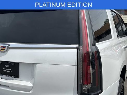 Used 2020 Cadillac Escalade Platinum AWD/4WD image 37