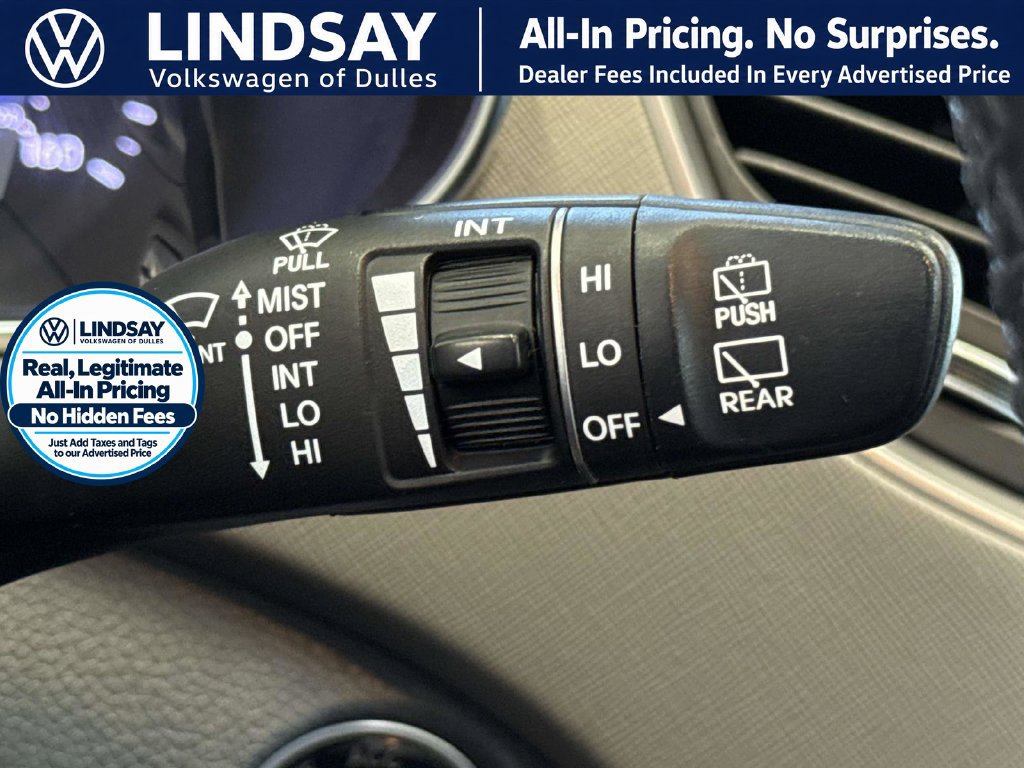 Used 2016 Hyundai Santa Fe SE w/ Option Group 03 AWD/4WD image 25