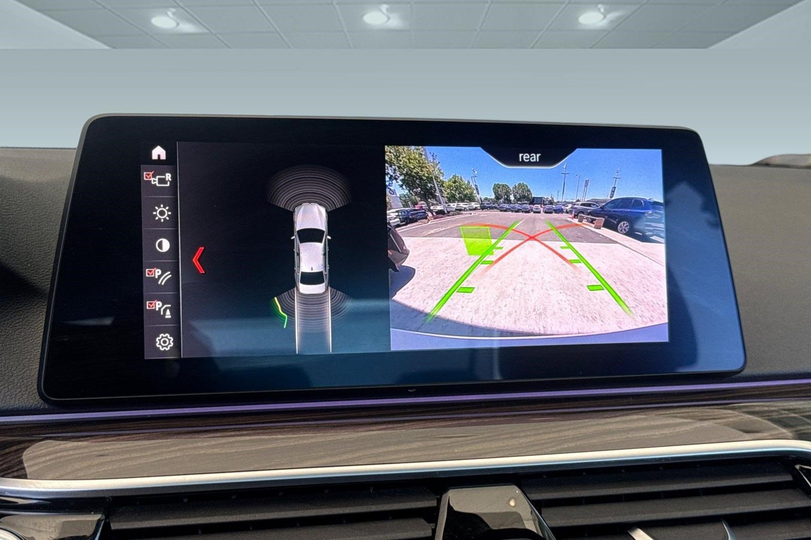 Used 2019 BMW 530e w/ Convenience Package RWD image 20