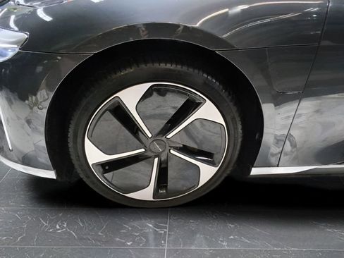 Used 2024 Lucid Air Touring image 9