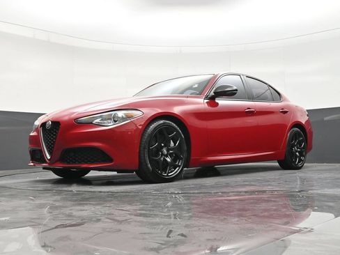 Used 2021 Alfa Romeo Giulia Sprint w/ Nero Edizione RWD image 20