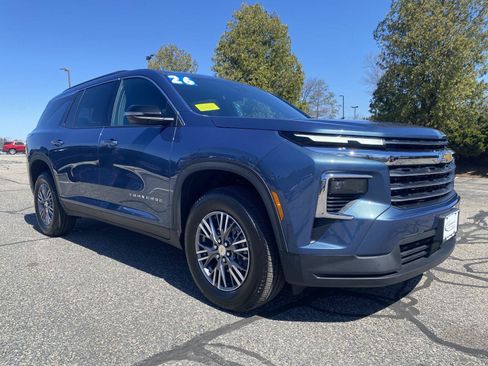 Used 2026 Chevrolet Traverse LT AWD/4WD image 3