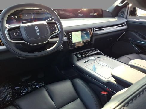 New 2025 Lincoln Navigator Reserve w/ Jet Appearance Package AWD/4WD image 6