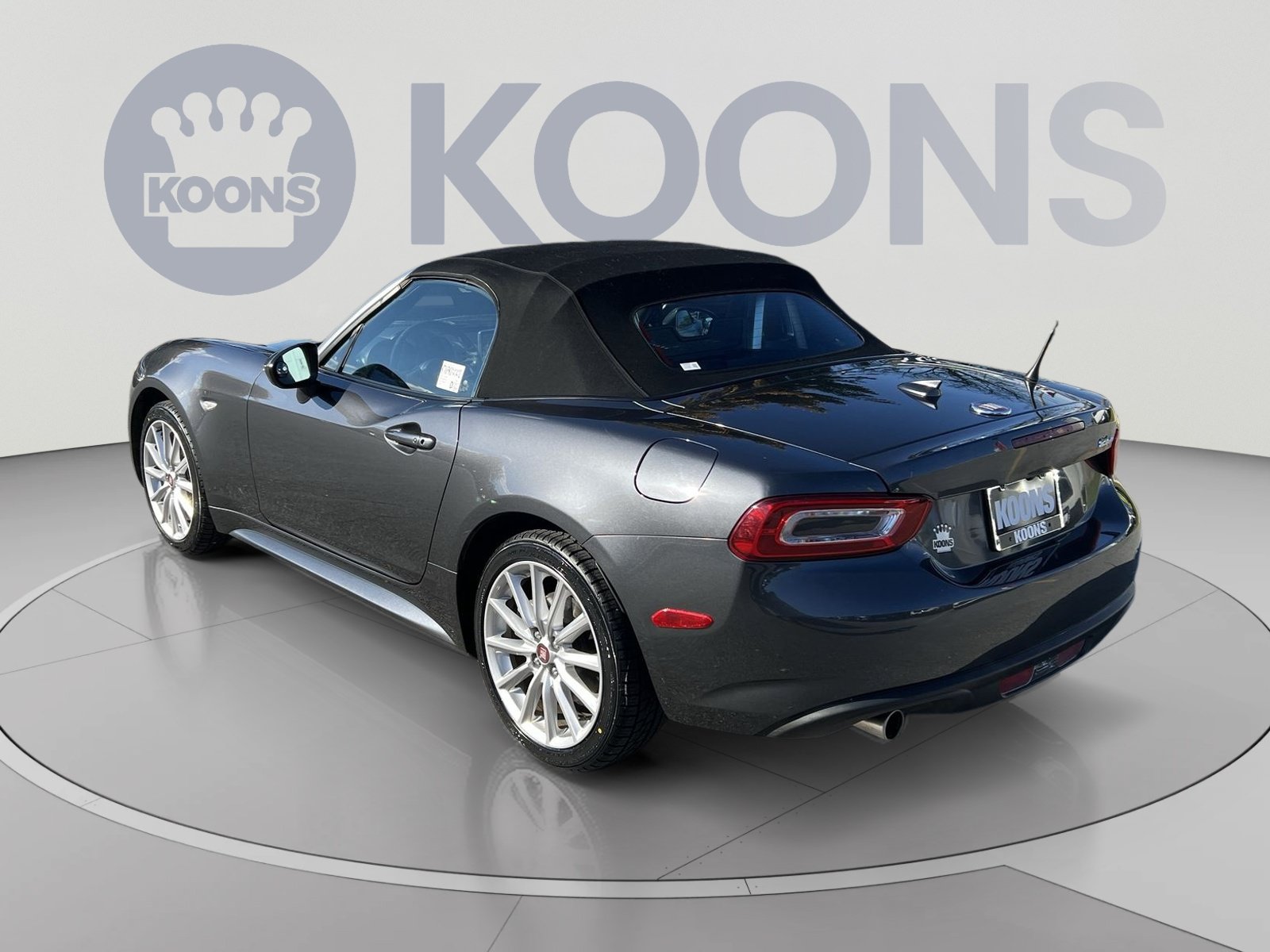 Used 2019 FIAT 124 Spider Lusso w/ Navigation & Sound Group RWD image 4