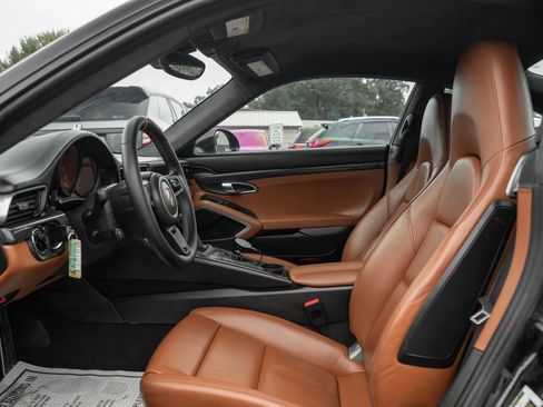 Used 2013 Porsche 911 Carrera 4 AWD/4WD image 7