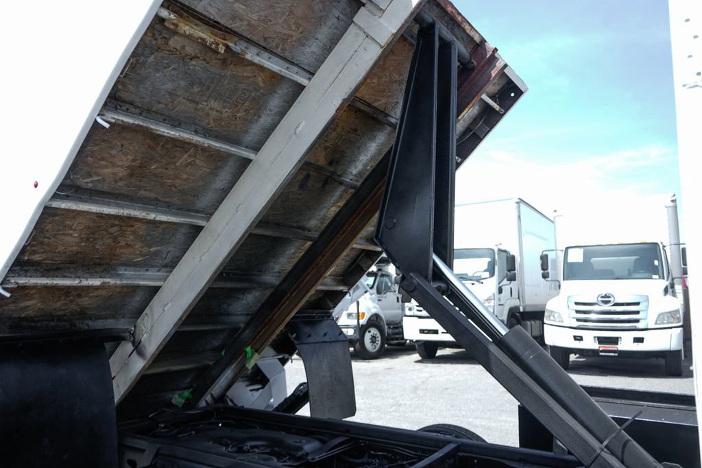 Used 2022 RAM 5500 Tradesman w/ Chrome Appearance Group AWD/4WD image 9