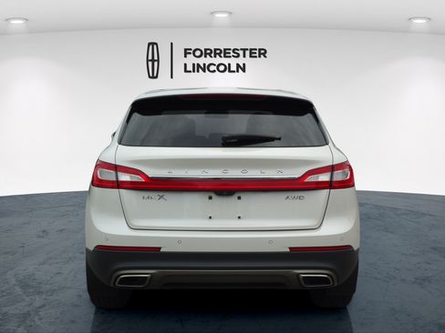 Used 2016 Lincoln MKX Reserve w/ Climate Package AWD/4WD image 4