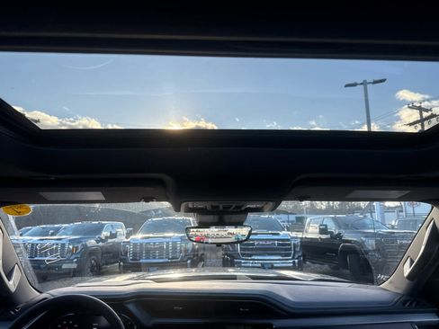 New 2026 GMC Sierra 1500 Denali w/ Denali Reserve Package image 16