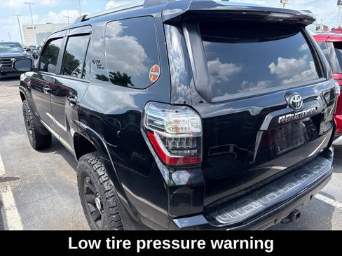 Used 2018 Toyota 4Runner TRD Off-Road Premium AWD/4WD image 4