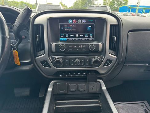 Used 2018 GMC Sierra 1500 SLT AWD/4WD image 9