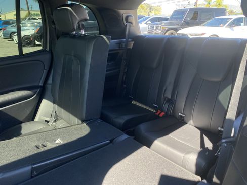 Used 2021 Mercedes-Benz GLB 250 w/ Premium Package image 18