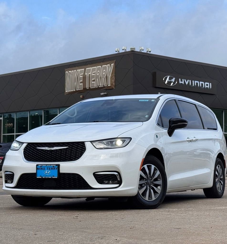 Used 2024 Chrysler Pacifica Limited FWD image 1