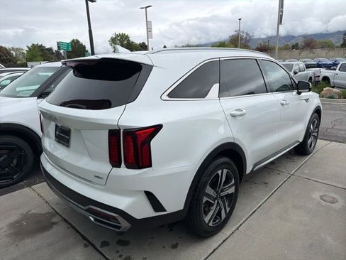 Certified 2023 Kia Sorento EX AWD/4WD image 4