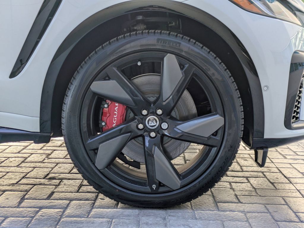 New 2026 Jaguar F-PACE SVR AWD/4WD image 11