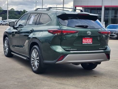 Used 2024 Toyota Highlander Platinum FWD image 5