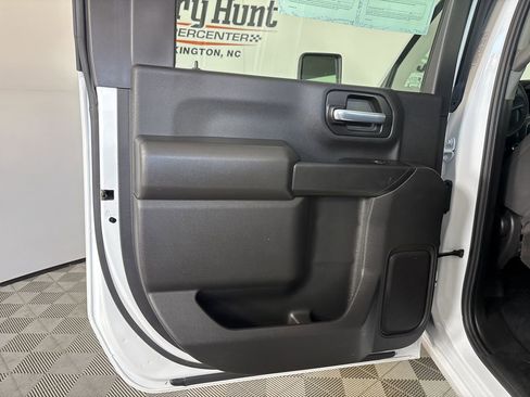 Used 2025 Chevrolet Silverado 3500 W/T image 19