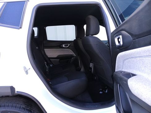 Used 2023 Jeep Compass Sport AWD/4WD image 28