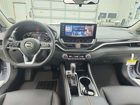 New 2025 Nissan Altima 2.5 SR w/ SR Premium Package image 24