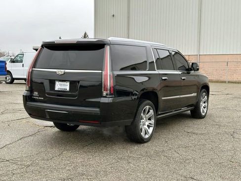 Used 2017 Cadillac Escalade ESV Premium Luxury image 7