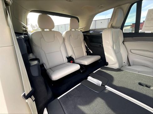 New 2026 Volvo XC90 T8 Ultra w/ Protection Package Premier image 28