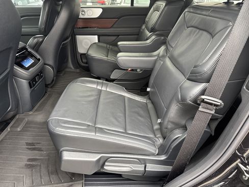 Used 2024 Lincoln Navigator Reserve image 6