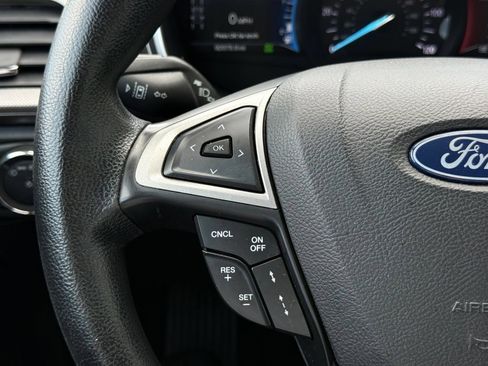 Used 2019 Ford Fusion SE FWD image 26
