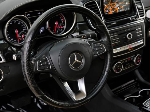 Used 2017 Mercedes-Benz GLS 550 4MATIC image 10