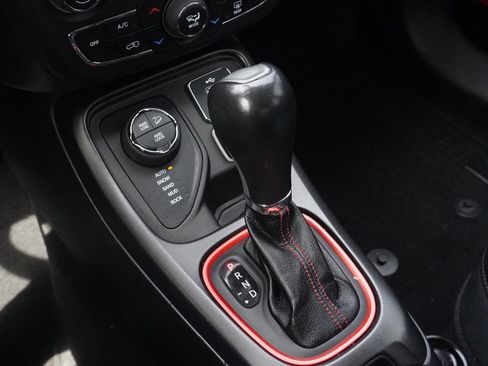 Used 2019 Jeep Compass Trailhawk w/ Leather Interior Group image 44