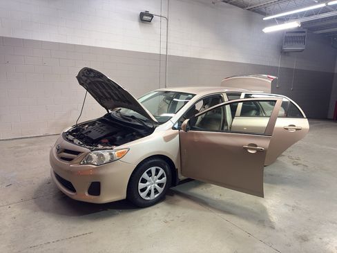 Used 2011 Toyota Corolla FWD image 11