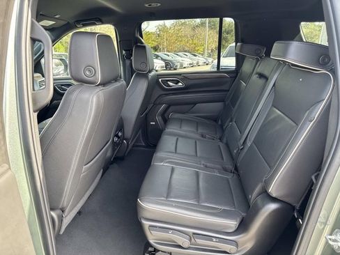 Used 2024 Chevrolet Suburban Premier image 15
