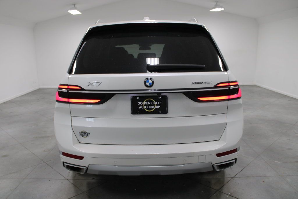 Used 2025 BMW X7 xDrive40i AWD/4WD image 8