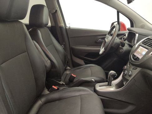 Used 2016 Chevrolet Trax LT w/ LT Convenience Package FWD image 21
