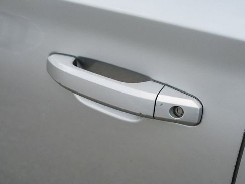 Used 2018 Chevrolet Suburban LT image 44