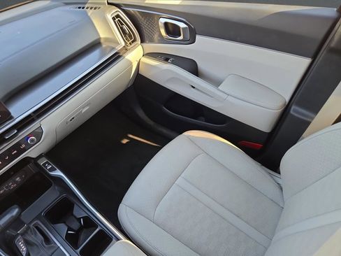 Used 2025 Kia Sorento S w/ Panoramic Sunroof Package FWD image 31