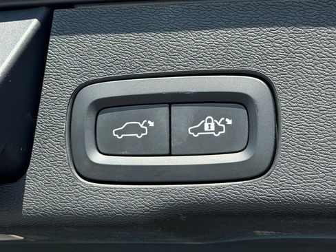 Certified 2023 Volvo XC60 B5 Ultimate w/ Climate Package AWD/4WD image 20