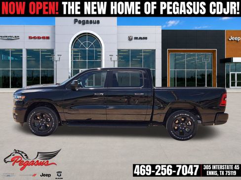 New 2026 RAM 1500 Express AWD/4WD image 3