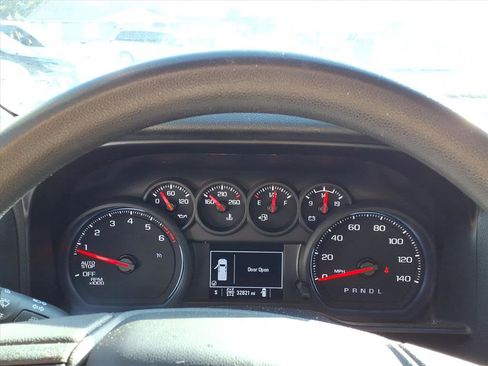 Used 2021 Chevrolet Silverado 1500 Custom image 17