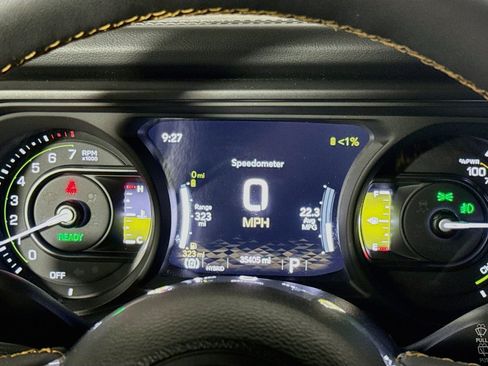 Used 2024 Jeep Wrangler Unlimited Sahara w/ Technology Group AWD/4WD image 40